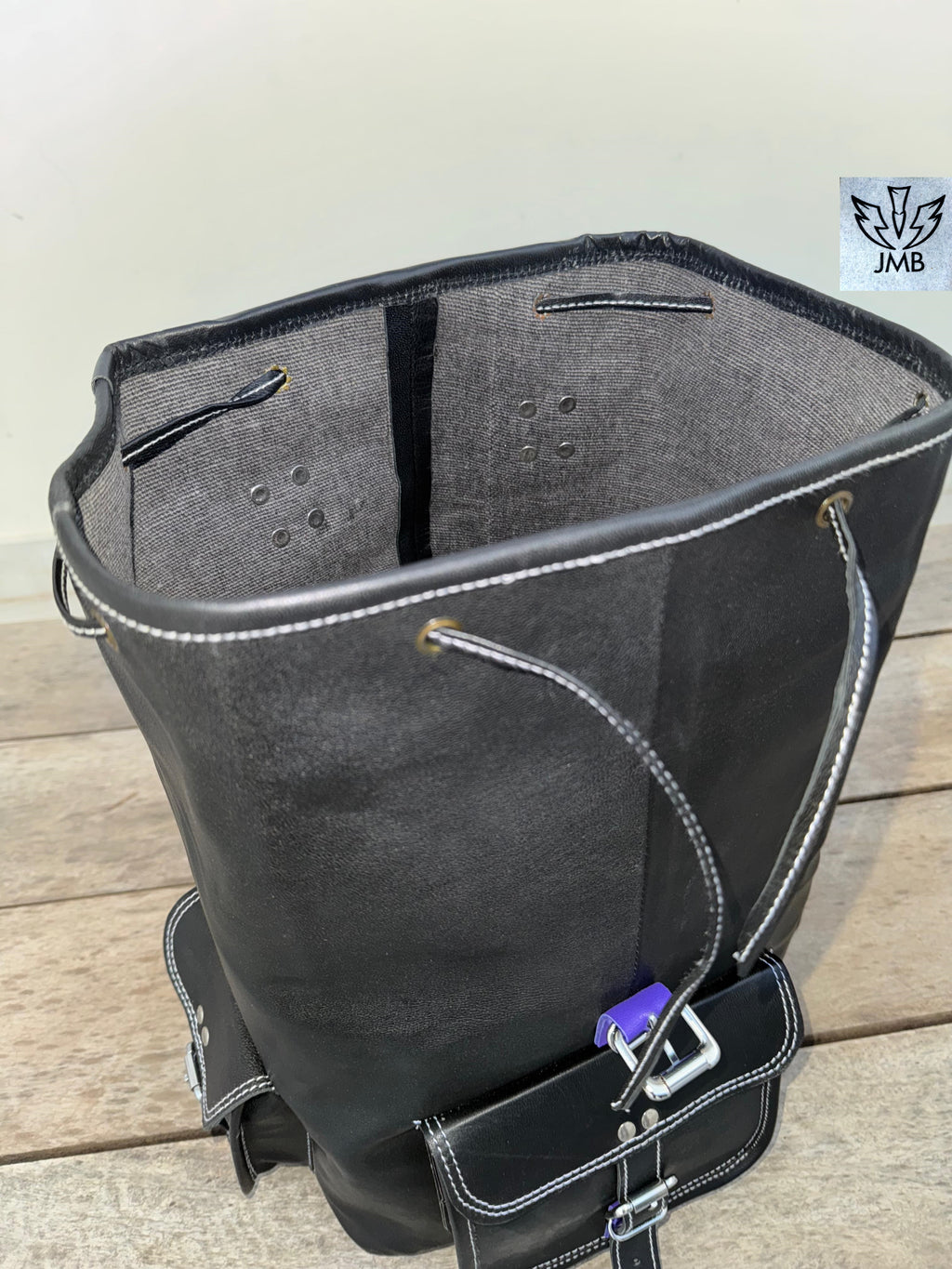 Schwarzer Unisex-Lederrucksack – 45,7 cm (18 Zoll) für Schule, Reisen und Alltag | JMB von JasolCraft